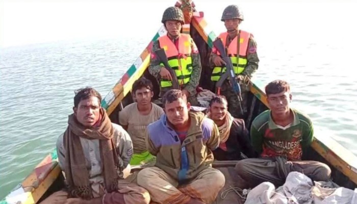 ​বঙ্গোপসাগর থেকে ৯ জেলেকে ধরে নিয়ে গেছে আরাকান আর্মি