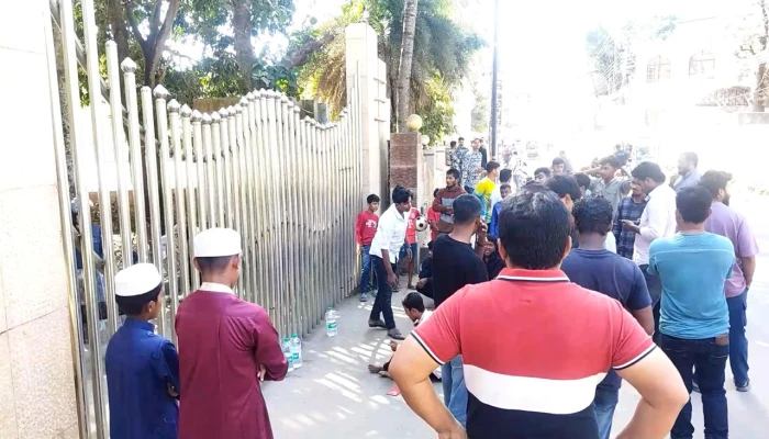 বান্দরবানে পুলিশ সুপার কার্যালয় ঘেরাও