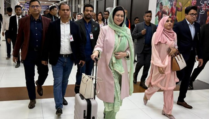 লন্ডনের উদ্দেশে ঢাকা ছাড়লেন ডা. জুবাইদা