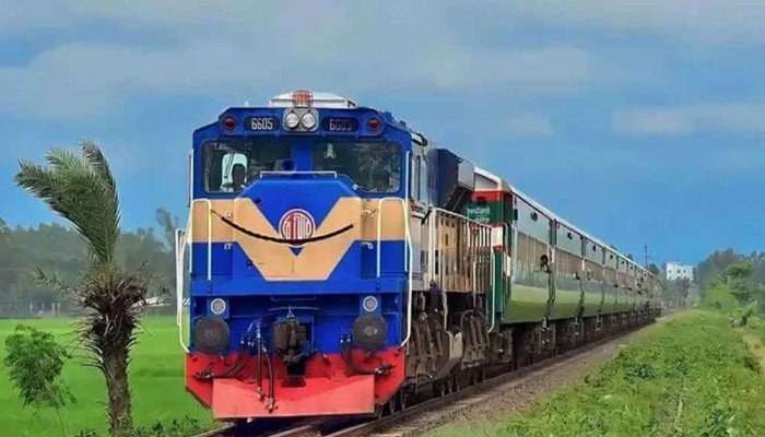 ছয় রুটে বাড়লো ট্রেনের ভাড়া