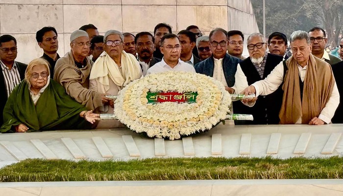 ​দেড় যুগ পর বাবার কবরে