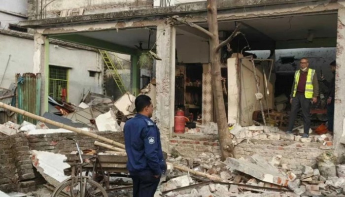 মাদরাসার আড়ালে বোমা তৈরির অভিযোগ, বিস্ফোরণে উড়ল দেয়াল