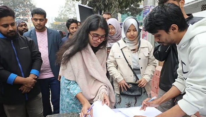 জারা কি ভোটে দাঁড়াতে পারবেন?