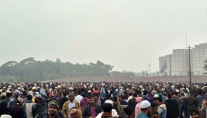 ​মানিক মিয়া অ্যাভিনিউয়ে লাখো শোকার্ত মানুষ