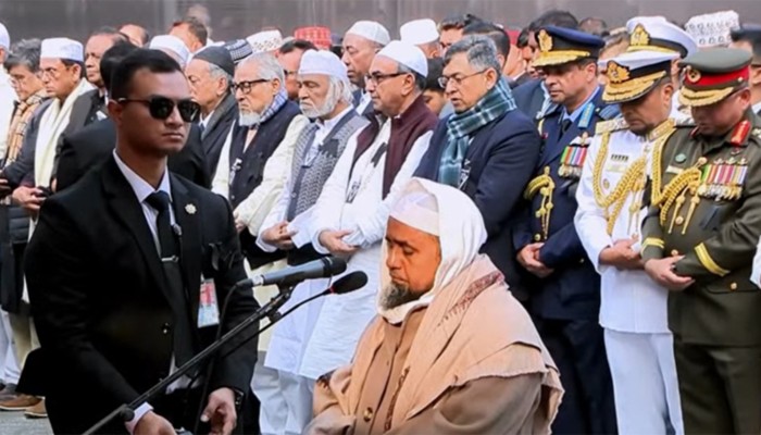 ​লাখ লাখ মানুষের উপস্থিতিতে খালেদা জিয়ার জানাজা সম্পন্ন