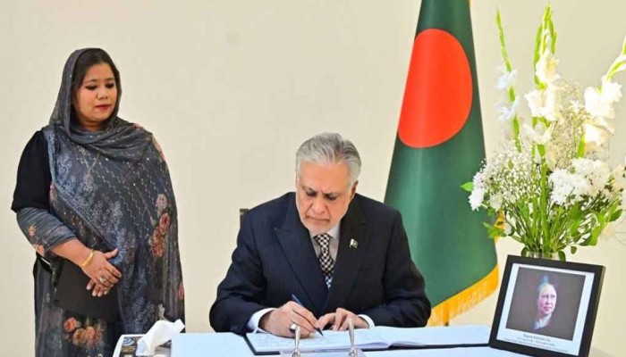 ​বাংলাদেশ হাইকমিশনে ইসহাক দার, শ্রদ্ধা জানালেন খালেদা জিয়াকে