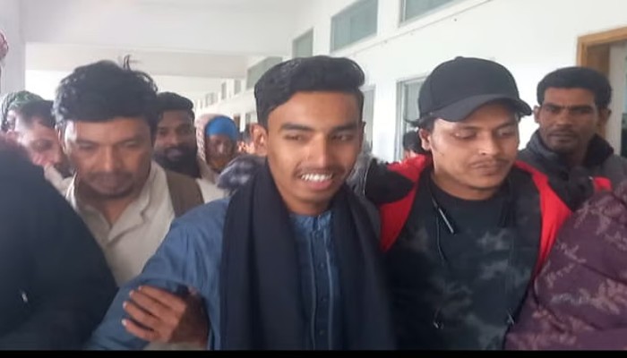 ​জামিন পাওয়ায় উল্লাস: যা বললেন বৈষম্যবিরোধী নেতা মাহদী