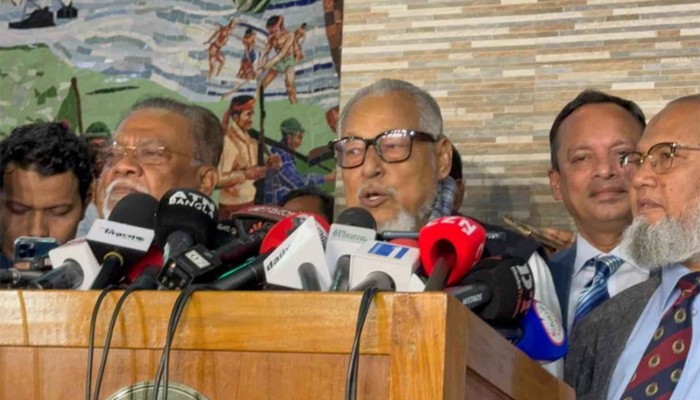 পোস্টাল ব্যালটে আগে কয়েকটি দলের প্রতীক ‘উদ্দেশ্যমূলক’