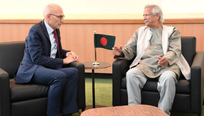 ​​নির্বাচনে ভুয়া তথ্য: জাতিসংঘের সহায়তা চাইলেন প্রধান উপদেষ্টা