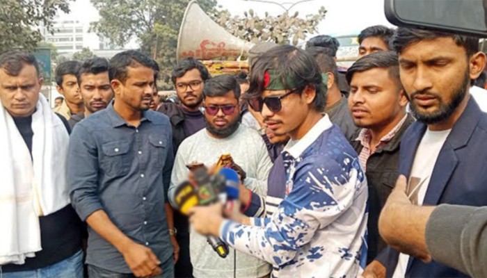 ​লাগাতার কর্মসূচির ডাক দিয়ে সড়ক ছাড়লেন ৭ কলেজের শিক্ষার্থীরা