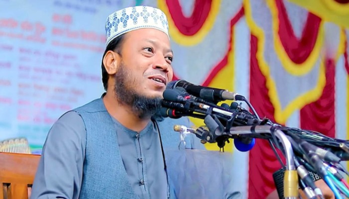 ​ভাইরাল বক্তব্যের জন্য দুঃখ প্রকাশ আমির হামজার