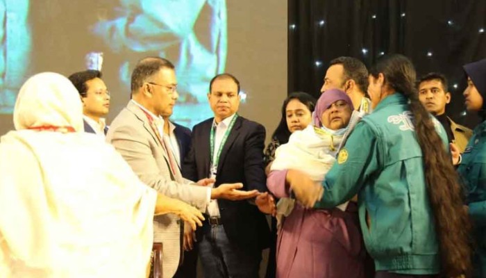 ​গুমের শিকার পরিবারের সঙ্গে তারেক রহমানের মতবিনিময়