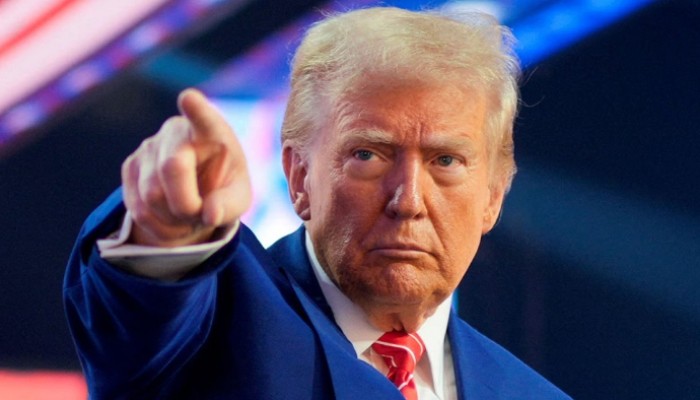 ​গ্রিনল্যান্ড দখলের বিরোধিতা করলে নতুন শুল্ক আরোপের হুমকি ট্রাম্পের