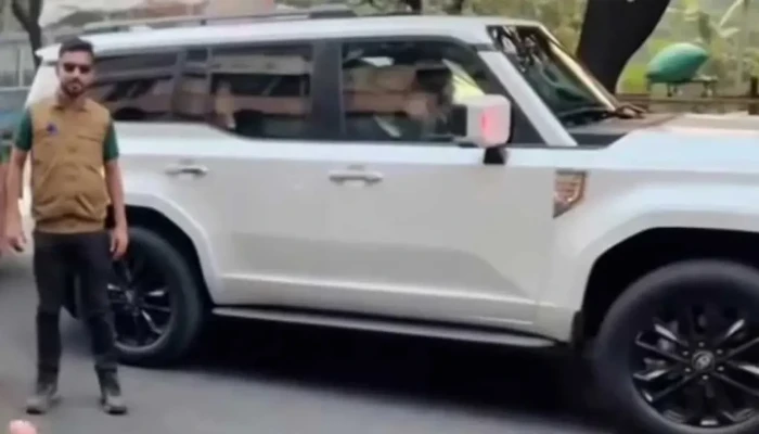 তারেক রহমানের গাড়িতে লাগানো খামটিতে কী ছিল