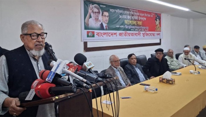 ​পোস্টাল ব্যালট ব্যবস্থার ত্রুটি নিয়ে ইসির নীরবতা প্রশ্নবিদ্ধ