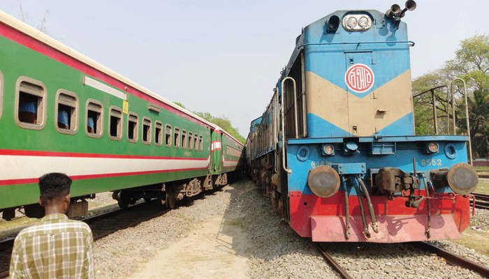 ​৮ ঘণ্টা পর ঢাকা-সিলেট-চট্টগ্রাম রুটে ট্রেন চলাচল স্বাভাবিক