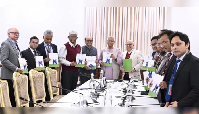 ​প্রধান উপদেষ্টার কাছে কর কাঠামো পুনর্বিন্যাস কমিটির প্রতিবেদন