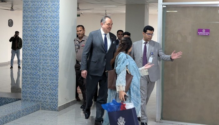 নির্বাচনে যুক্তরাষ্ট্র কোনও পক্ষ নেবে না : মার্কিন রাষ্ট্রদূত