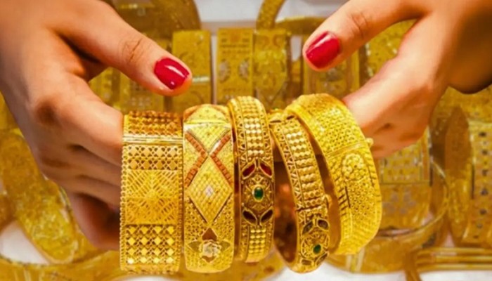 ​সোনার দাম ভরিতে কমলো ১৪ হাজার