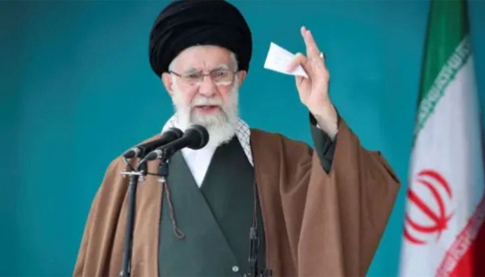 ​মার্কিন আক্রমণের আশংকা : আঞ্চলিক যুদ্ধের হুঁশিয়ারি খামেনির