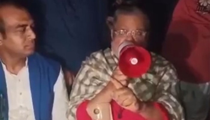 ‘ভোট না দিলে ঘর-বাড়ি সব পুড়াইয়া ছাড়খাড় করে দিবো’