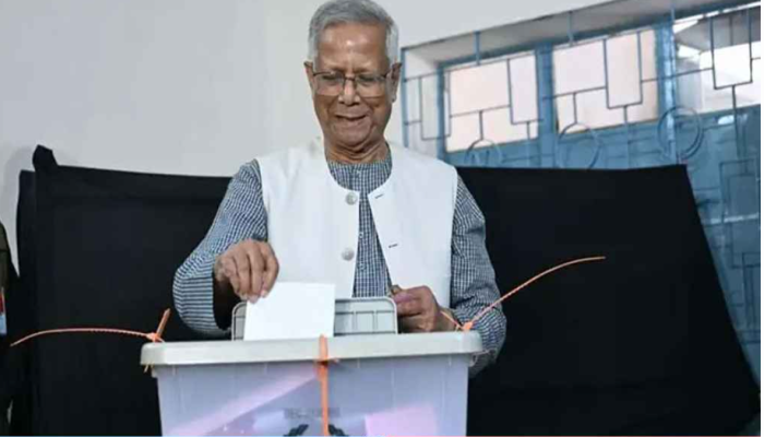 ​ভোট দিলেন প্রধান উপদেষ্টা