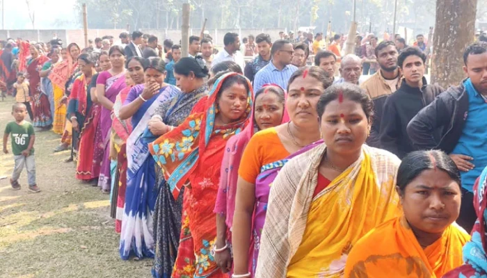 হিন্দু ভোটারদের ব্যাপক উপস্থিতি