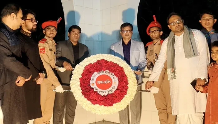 ​ দেশের বিভিন্ন স্থানে গভীর শ্রদ্ধায় ভাষা শহীদদের স্মরণ