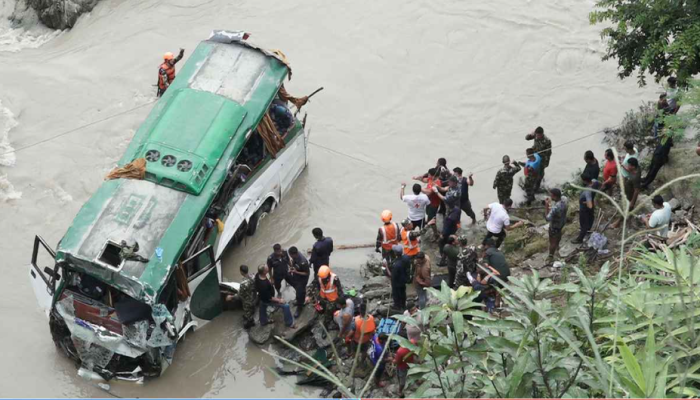 ​নেপালে বাস উল্টে ১৮ জন নিহত