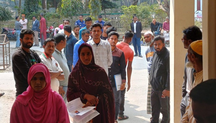 ​জাতীয় সংগীত লিখতে না পারায় সব চাকরিপ্রার্থী বাদ