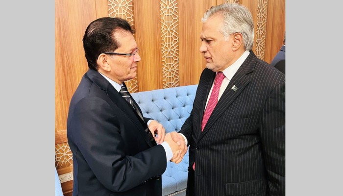 ​ঢাকায় আসতে চান পা‌কিস্তা‌নের প্রধানমন্ত্রী