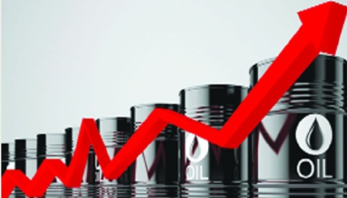 ইরানে হামলা, বাড়ল জ্বালানি তেলের দাম