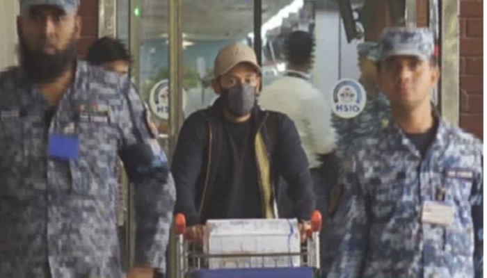 সৌদি আরব থেকে দেশে ফিরেছেন মুশফিক