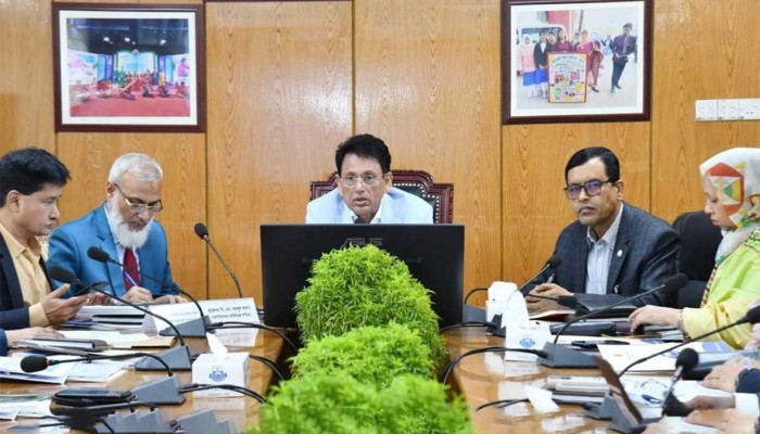 ​শিক্ষকদের যেন দপ্তরে দপ্তরে ঘুরতে না হয়: শিক্ষামন্ত্রী