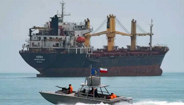 হরমুজ প্রণালি খোলার ঘোষণা ইরানের