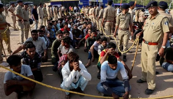 ভারতে আটক ১২৪ বাংলাদেশি, চলছে জিজ্ঞাসাবাদ