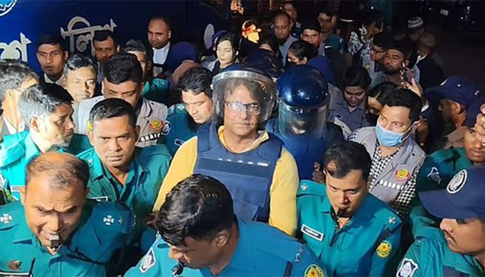 ​দুর্নীতির মামলায় সাংবাদিক আনিস আলমগীরের জামিন নাকচ