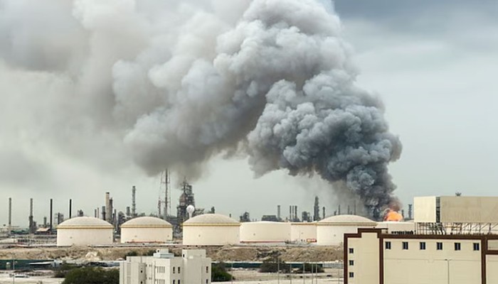 বাহরাইনের প্রধান তেল শোধনাগারে ইরানের ড্রোন হামলা