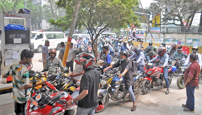 ​রাইড শেয়ারিং বাইকে দিনে ৫ লিটার তেল দেওয়ার নির্দেশ
