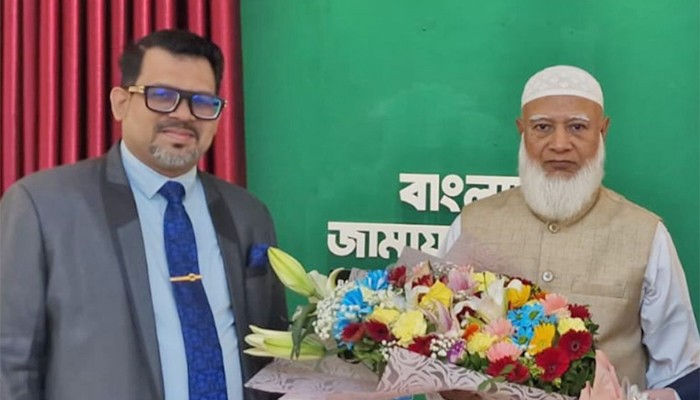 ​সম্মতি ছাড়া পররাষ্ট্রমন্ত্রীকে চিঠি, পদ হারালেন জামায়াত আমিরের উপদেষ্টা