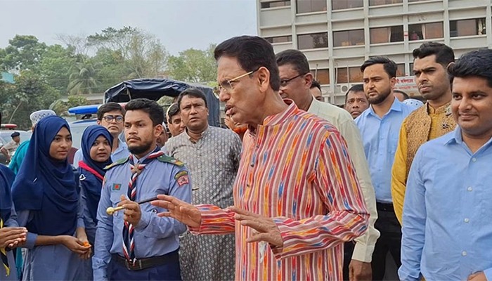 ​শিক্ষার্থীদের রাস্তায় দাঁড় করিয়ে শুভেচ্ছা জানানো সম্পূর্ণ নিষিদ্ধ