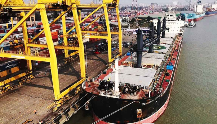 ​চট্টগ্রাম বন্দরে পৌঁছেছে ১৬টি জ্বালানি জাহাজ, পথে আরও তিনটি