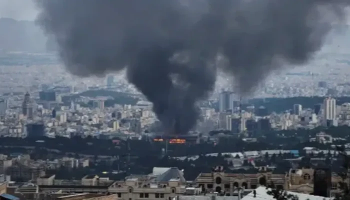 ২৪ ঘণ্টায় ইরানে দুই শতাধিক স্থাপনায় ইসরায়েলের হামলা