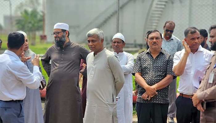 ​হঠাৎ পদ্মা ও মেঘনা পেট্রোলিয়াম ডিপোতে জ্বালানি প্রতিমন্ত্রী