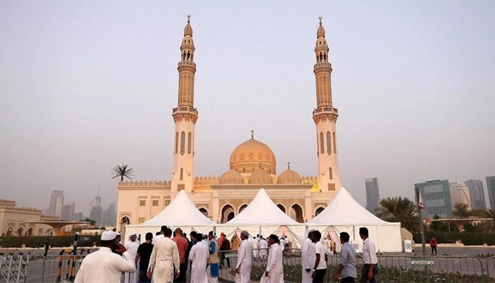 ​আমিরাতে ঈদের নামাজ মসজিদের ভেতরে আদায়ের নির্দেশ