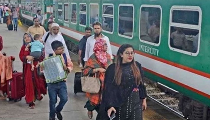ঈদের ফিরতি ট্রেনযাত্রার ২৯ মার্চের টিকিট মিলবে আজ