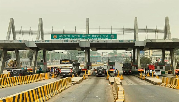 ​২৪ ঘণ্টায় ঢাকা-চট্টগ্রাম মহাসড়ক দিয়ে ৫৪ হাজার গাড়ি পারাপার