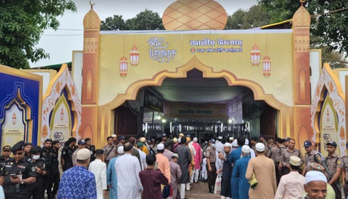 ​আনন্দ-উচ্ছ্বাসে সারাদেশে পবিত্র ঈদুল ফিতর উদযাপিত
