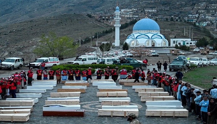 ​ঈদের দিনেও স্বজনের লাশের খোঁজে আফগানরা