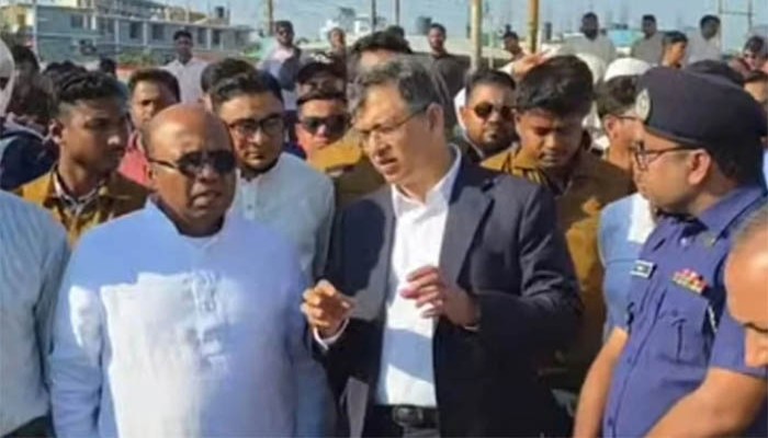 ​সৈকতের বালিয়াড়ি কোনোভাবেই দখল করা যাবে না: স্বরাষ্ট্রমন্ত্রী